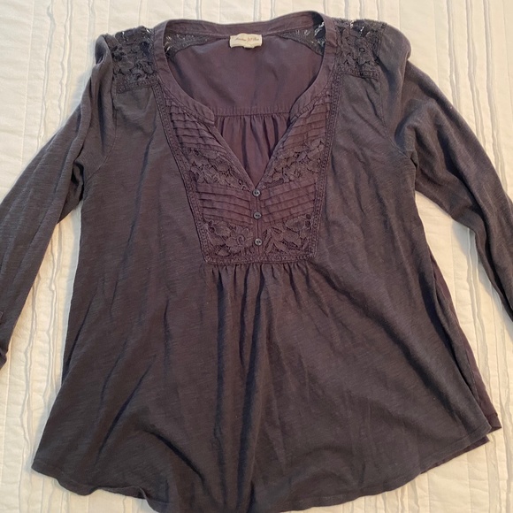 Meadow Rue Gray Lace Inset T-shirt Top - Picture 1 of 2